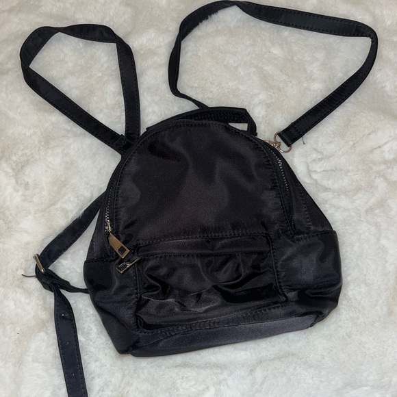 Missguided black mini backpack - Picture 3 of 6